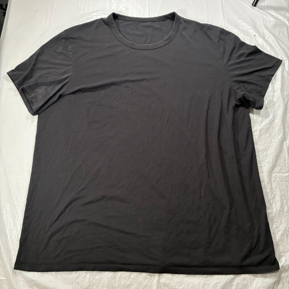 Lululemon Black T-shirt Men's XL Gummy Logo Athletic